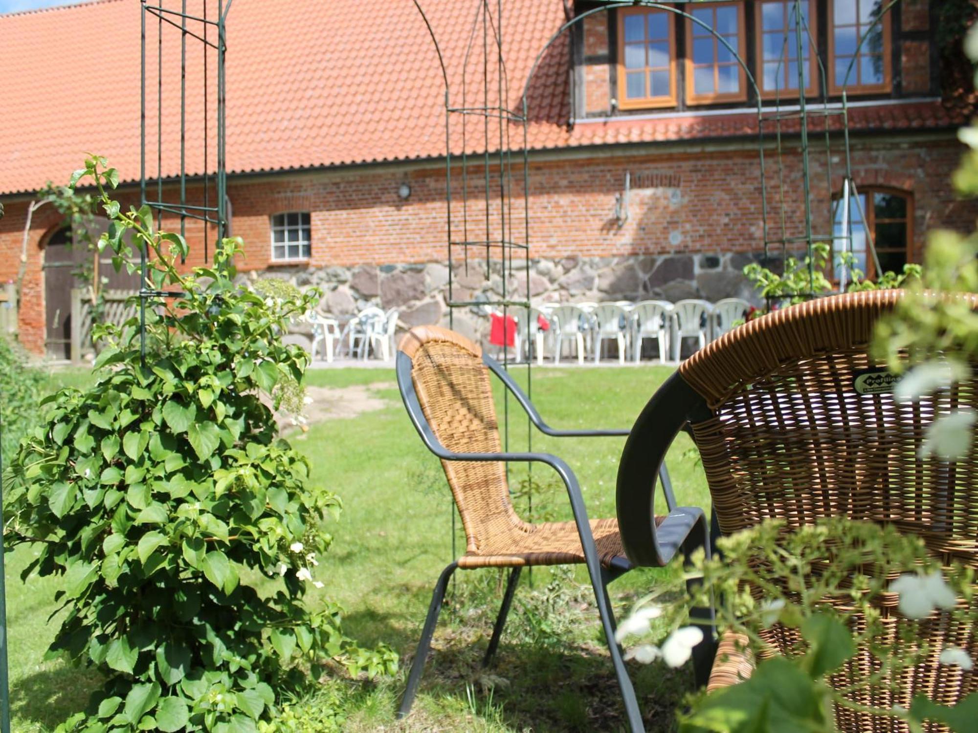 Mansion In Gressow With Terrace Garden Bbq Pond Bicycles Villa Buitenkant foto