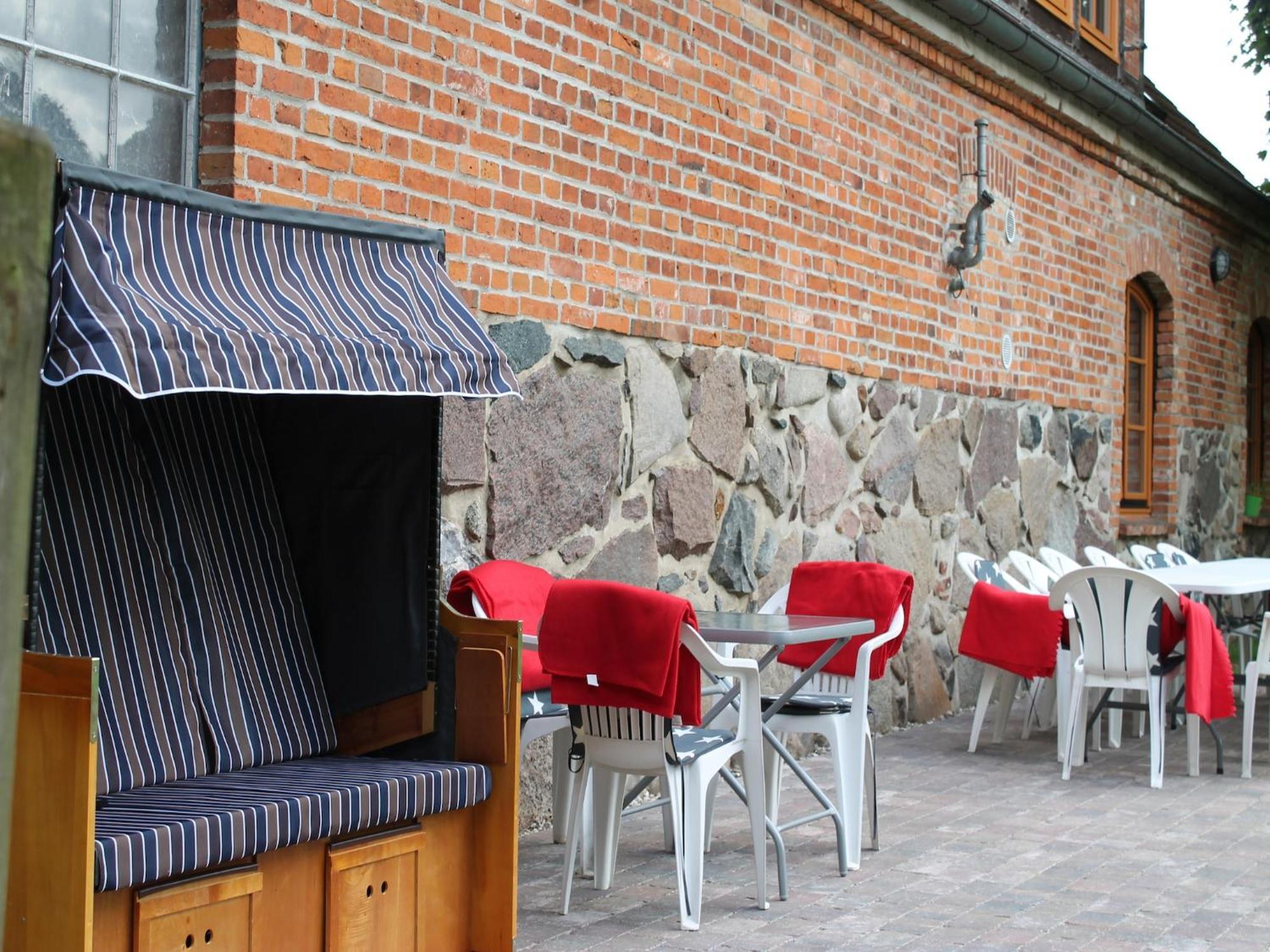 Mansion In Gressow With Terrace Garden Bbq Pond Bicycles Villa Buitenkant foto