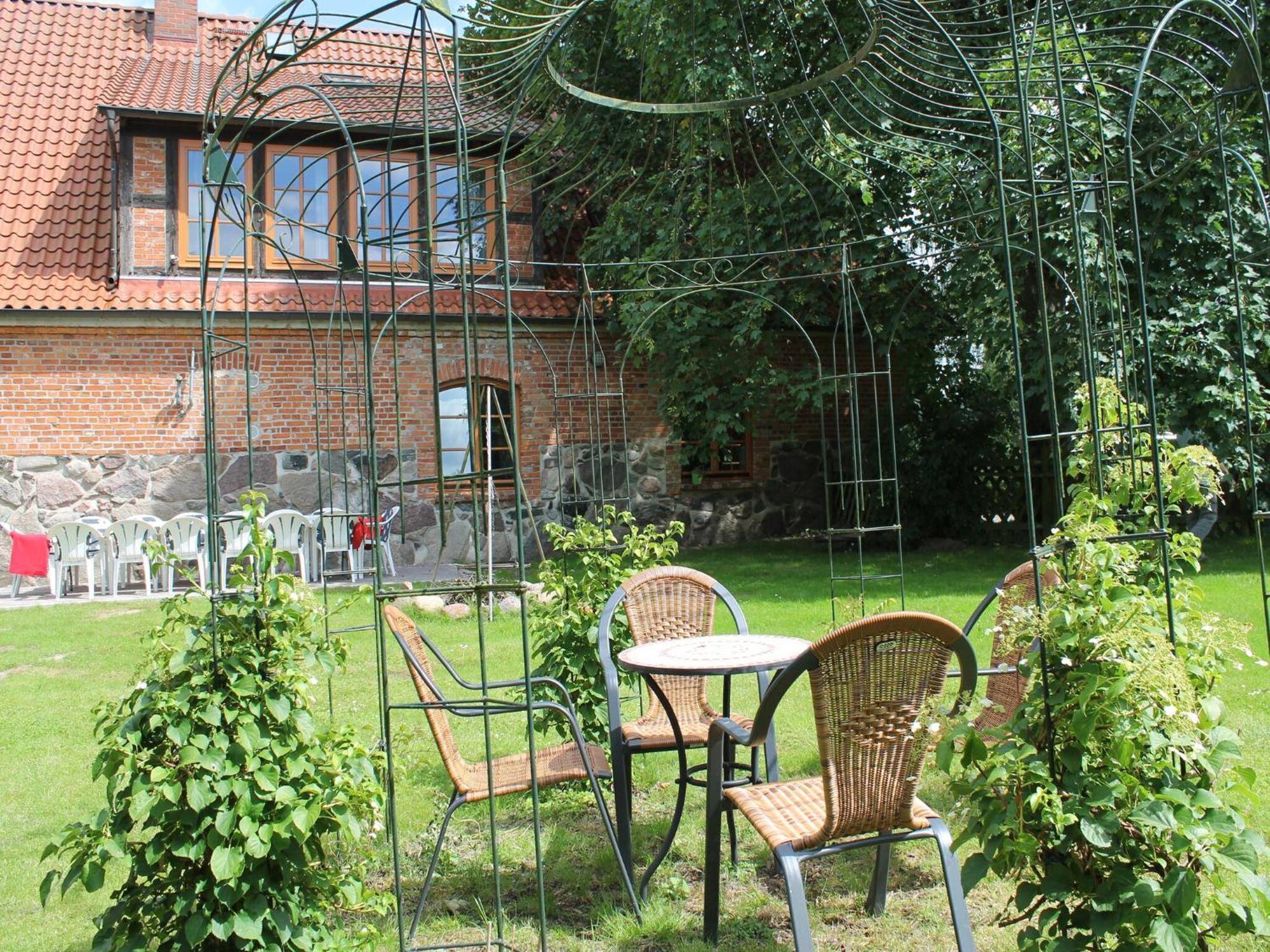 Mansion In Gressow With Terrace Garden Bbq Pond Bicycles Villa Buitenkant foto